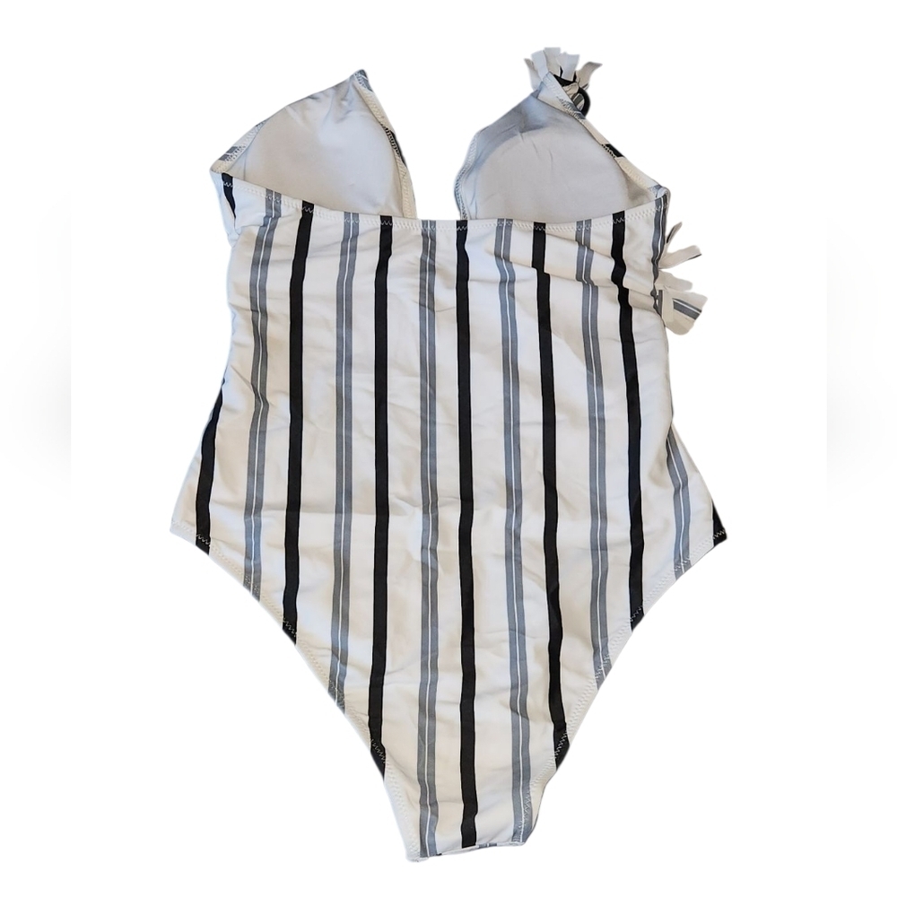 Cupshe Ice & Snow Love Stripe One Piece - Picture 5 of 7